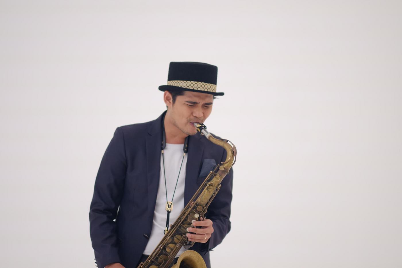 Erick Giri: Love At The First Sight Dengan Saxophone